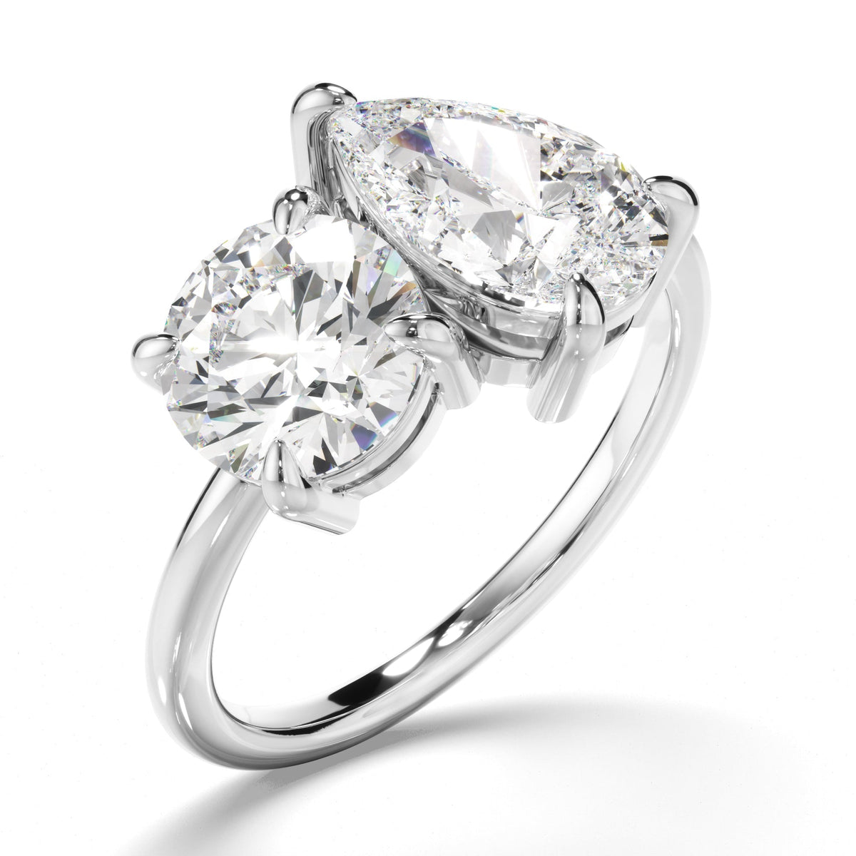 Round Brilliant & Pear Cut Diamond Toi et Moi Engagement Ring